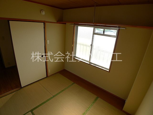 サン・コーポラス越谷　3号棟 和室4.5帖