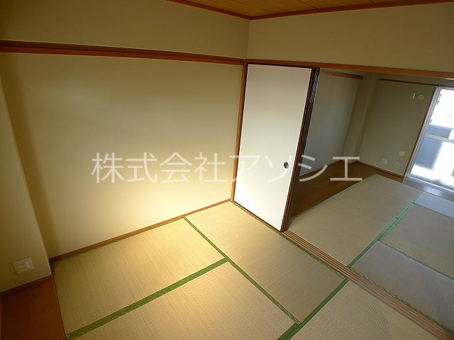サン・コーポラス越谷　3号棟 和室4.5帖