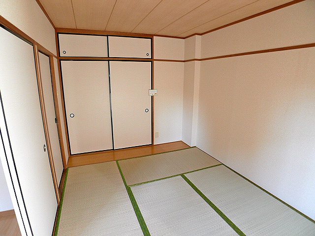 グランデール東越谷 和室６帖