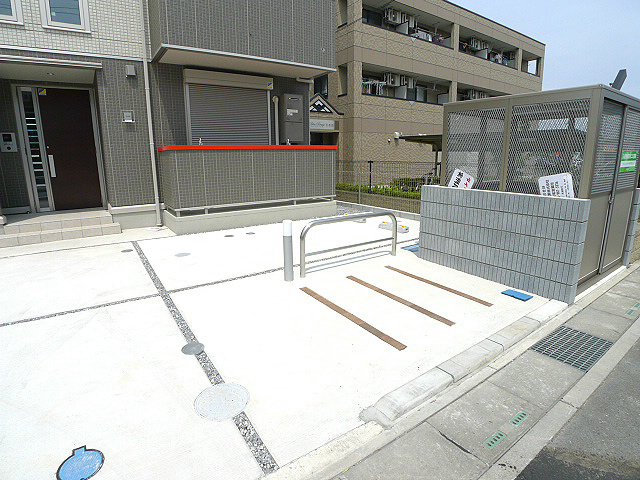 アンリシール・レイク バイク置場
