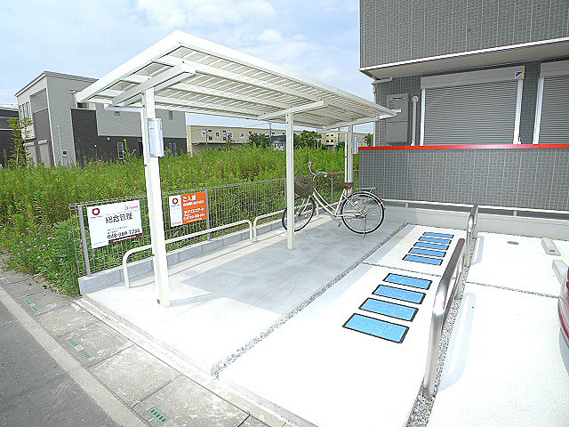 アンリシール・レイク 駐輪場
