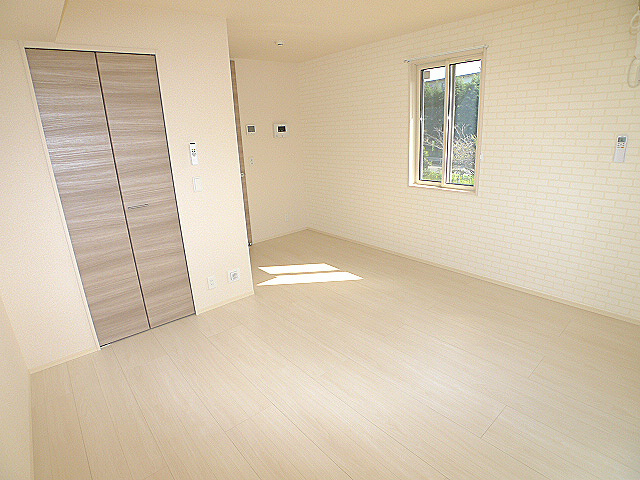 エポック 角部屋、窓付き