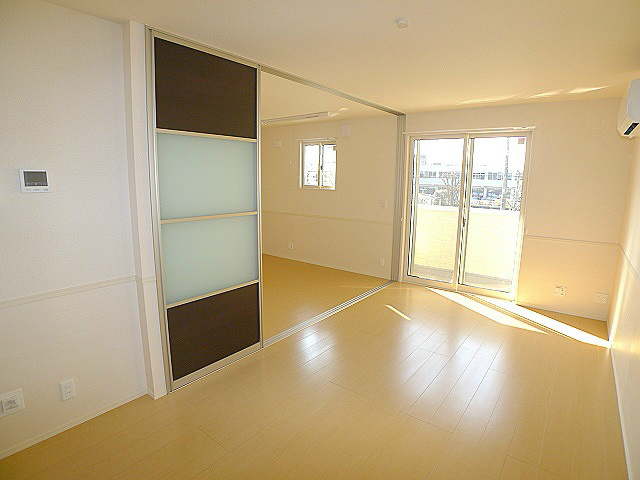 グリーンパーク（吉川市） ＬＤＫ12.8帖