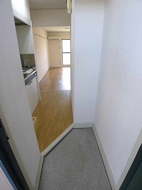 クレスト 玄関