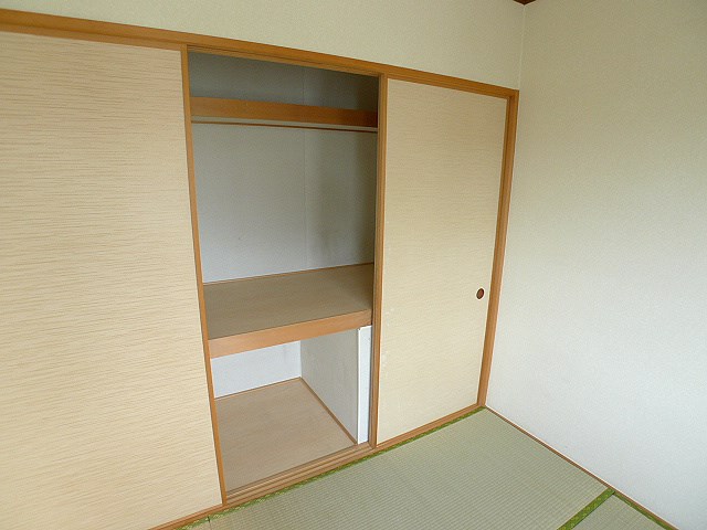 グリーンハイツ弐番館 押入れ