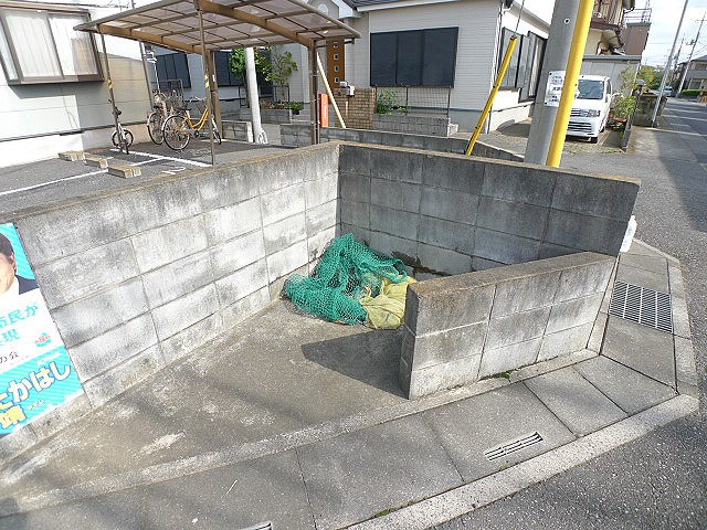 グリーンハイツ弐番館 ゴミ置場