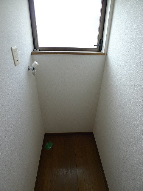 グリーンハイツ弐番館 洗濯機置場