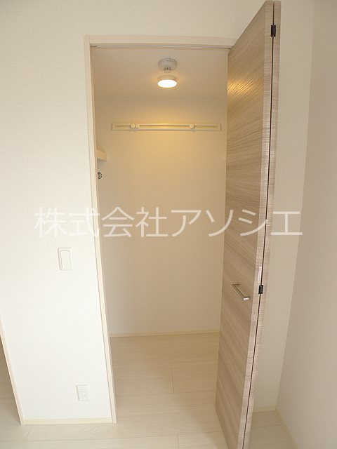 ロイジェントパークス　レイクタウン　Ⅱ　J クローゼット