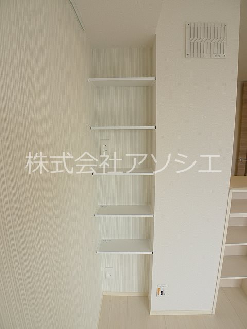 ロイジェントパークス　レイクタウン　Ⅱ　J 収納