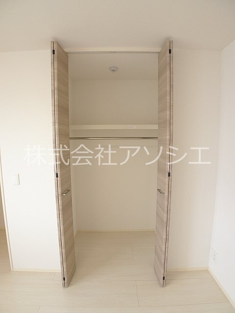 ロイジェントパークス　レイクタウン　Ⅱ　J クローゼット