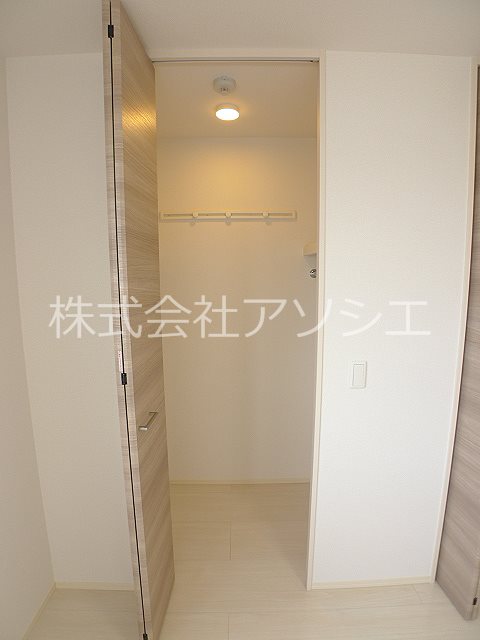 ロイジェントパークス　レイクタウン　Ⅱ　J クローゼット
