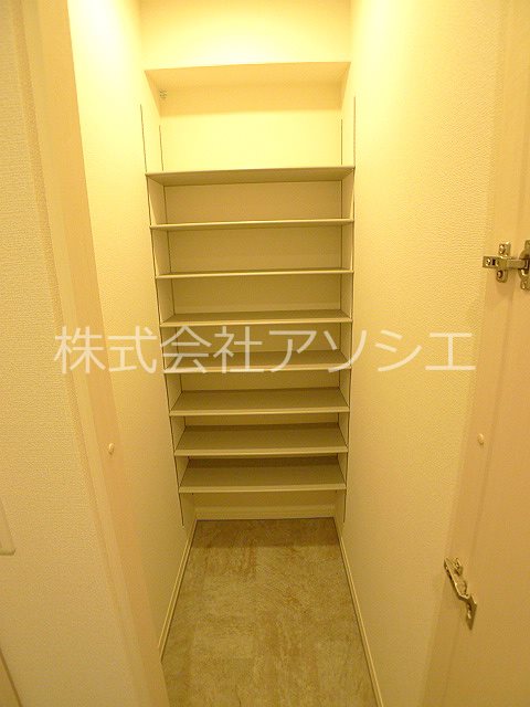 ロイジェントパークス　レイクタウン　Ⅱ　J シューズボックス