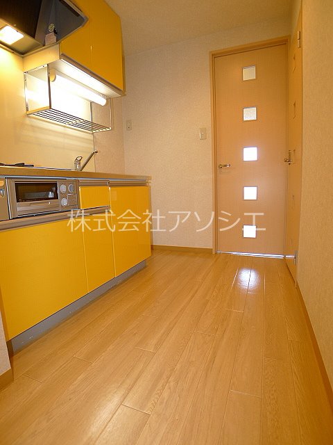 プラシード新越谷 システムキッチン