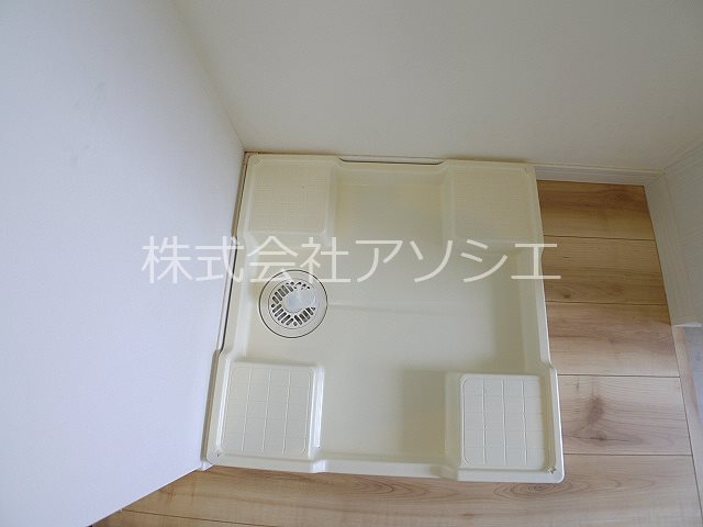 ウエストガーデン吉川木売 洗濯機置き場