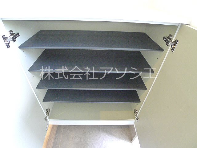 ウエストガーデン吉川木売 シューズボックス