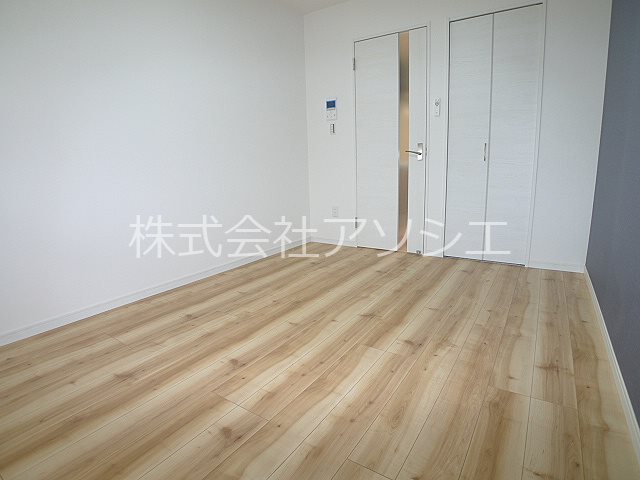 ウエストガーデン吉川木売 洋室6帖