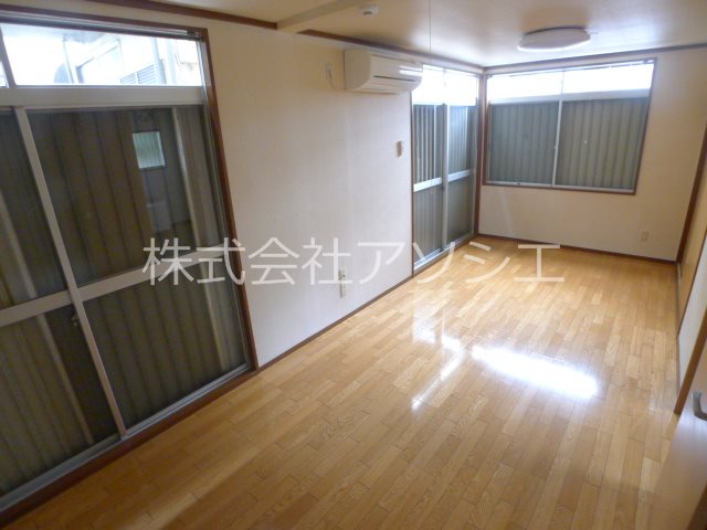 日比谷コーポ 洋室10帖