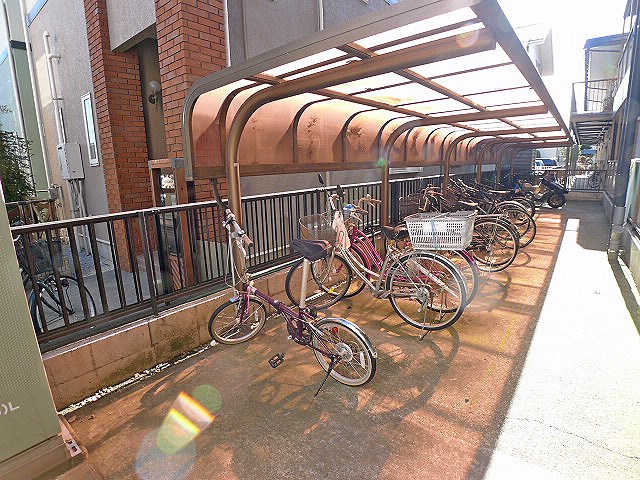 シャルマン蒲生Ｂ 駐輪場