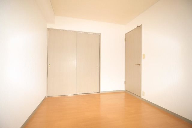 グランディールYOKOYAMA　Ⅱ 洋室6帖