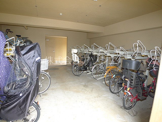 プラチド 駐輪場