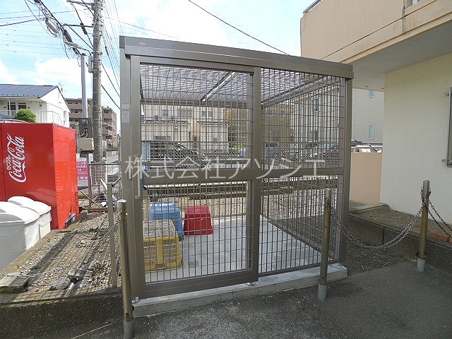 越谷レジデンス ゴミ集積場