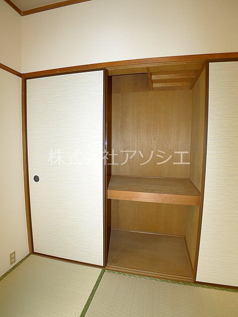 越谷レジデンス 押入れ収納