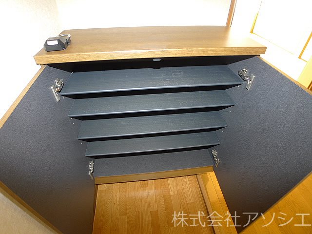 EMハイツⅡ シューズボックス