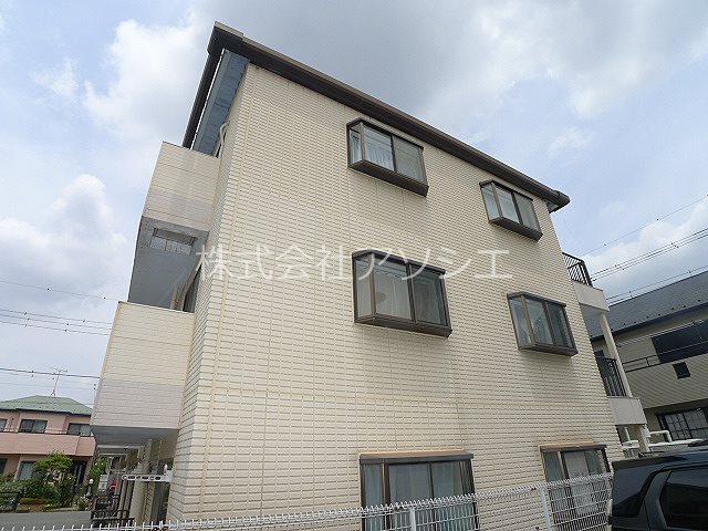 ヒルズ花田壱番館 ヒルズ花田壱番館のご紹介は住まいの窓口アソシエにお任せ下さい。