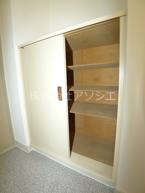 ヒルズ花田壱番館 シューズボックス
