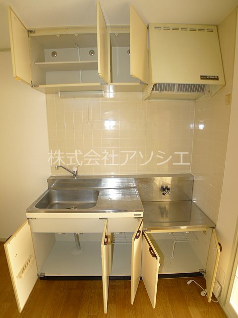 ヒルズ花田壱番館 収納
