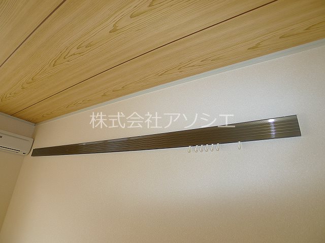 ヒルズ花田壱番館 ハングバー