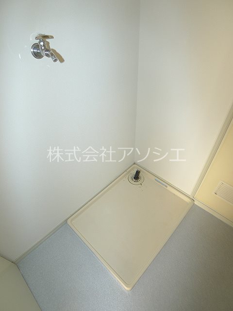 ヒルズ花田壱番館 室内洗濯機置き場