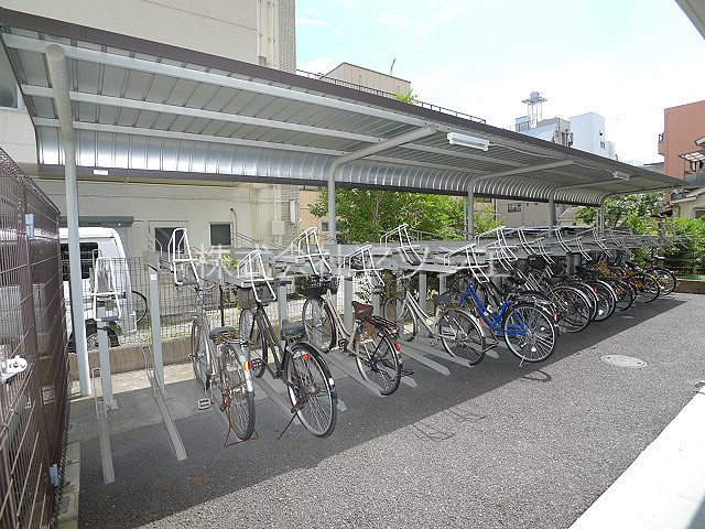 アンセラジオ新越谷 駐輪場