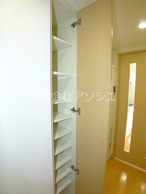アンセラジオ新越谷 シューズボックス