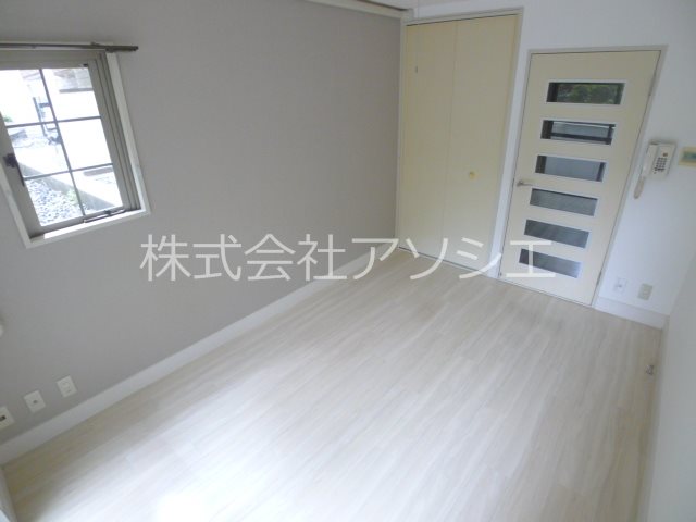 ジュネパレス越谷 洋室6帖