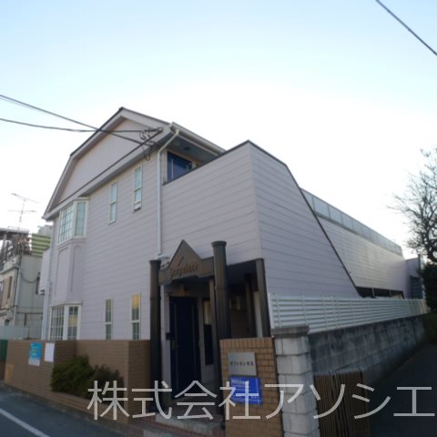 ゼフィランサス吉川のご紹介は住まいの窓口アソシエにお任せください。