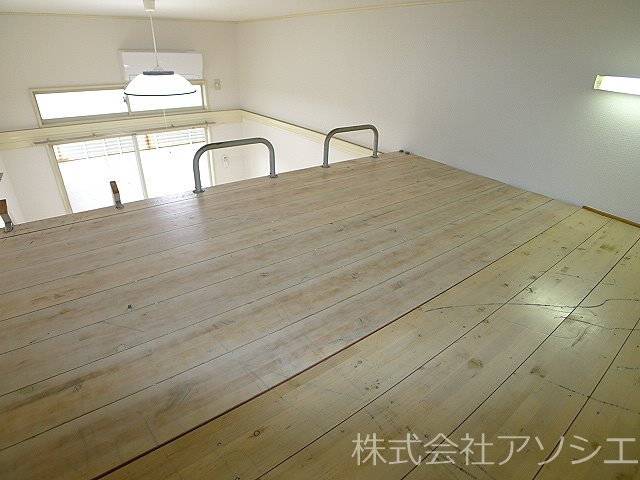 ゼフィランサス吉川 ロフトスペース