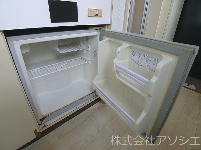 ゼフィランサス吉川 小型冷蔵庫