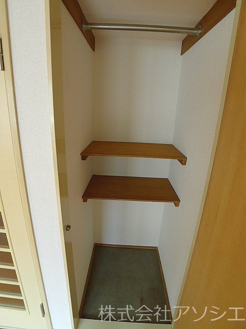 レオパレス南越谷 収納