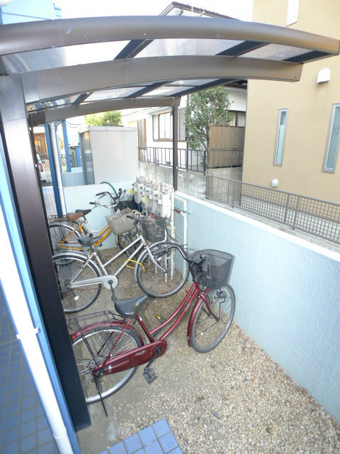 レオパレス南越谷 駐輪場