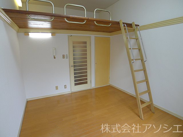 レオパレス南越谷 リビング