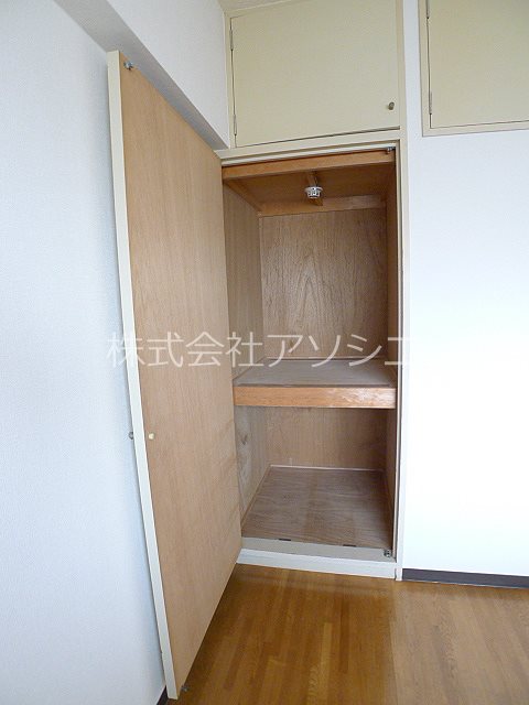 グランドール岸 収納