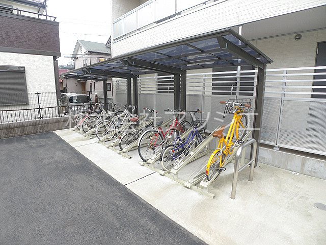 リブリ・Les Amis 自転車置場