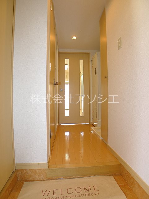 アンセラジオ新越谷 玄関