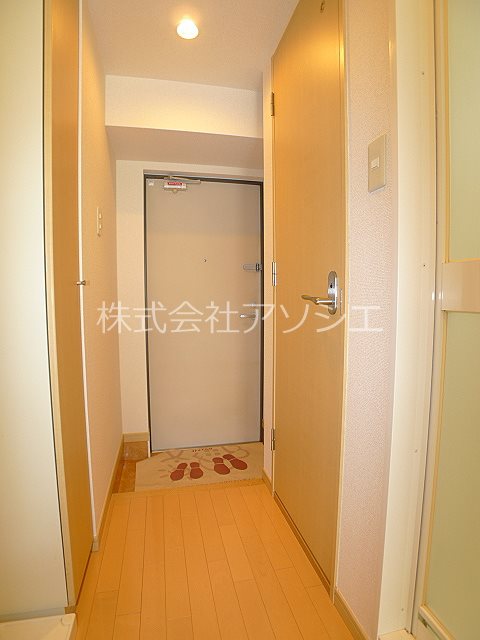 アンセラジオ新越谷 玄関