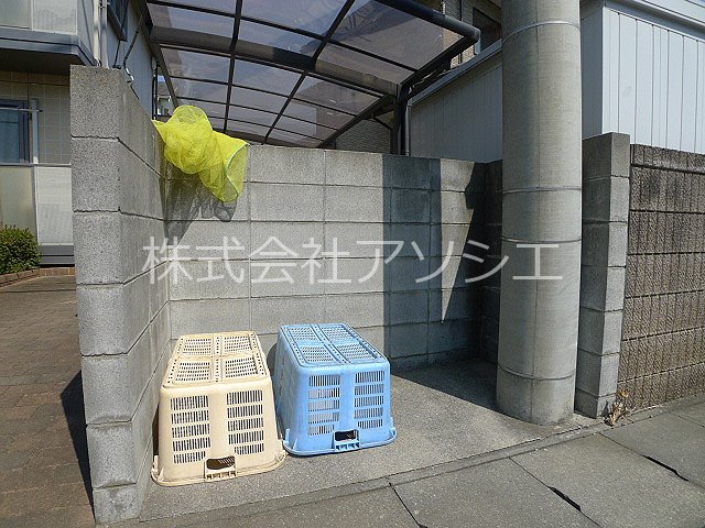 ソレジオ幸子 ゴミ集積場