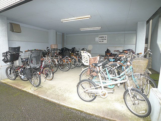 シャンノール 駐輪場