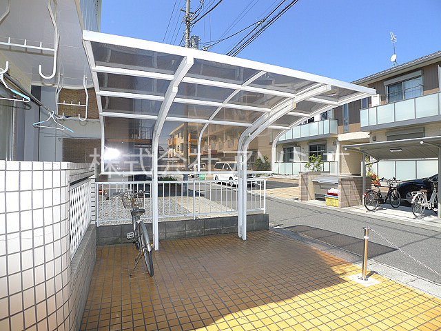 ウエストマルキ 駐輪場