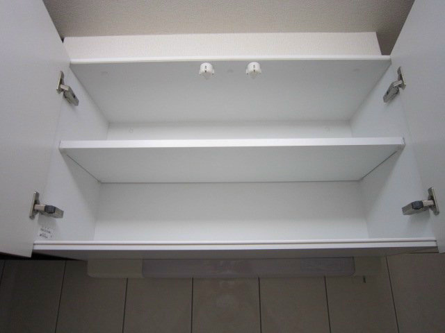 サンライズ・ガーデン 吊戸棚