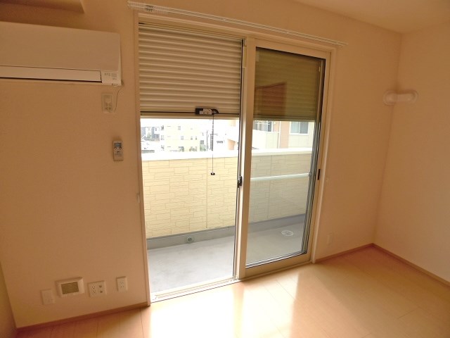 イルソーレ吉川美南　ロッソ シャッター完備